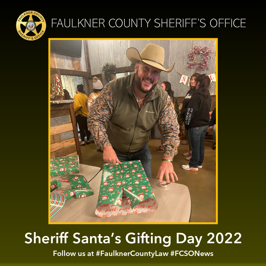 Sheriff Santa 2022.png